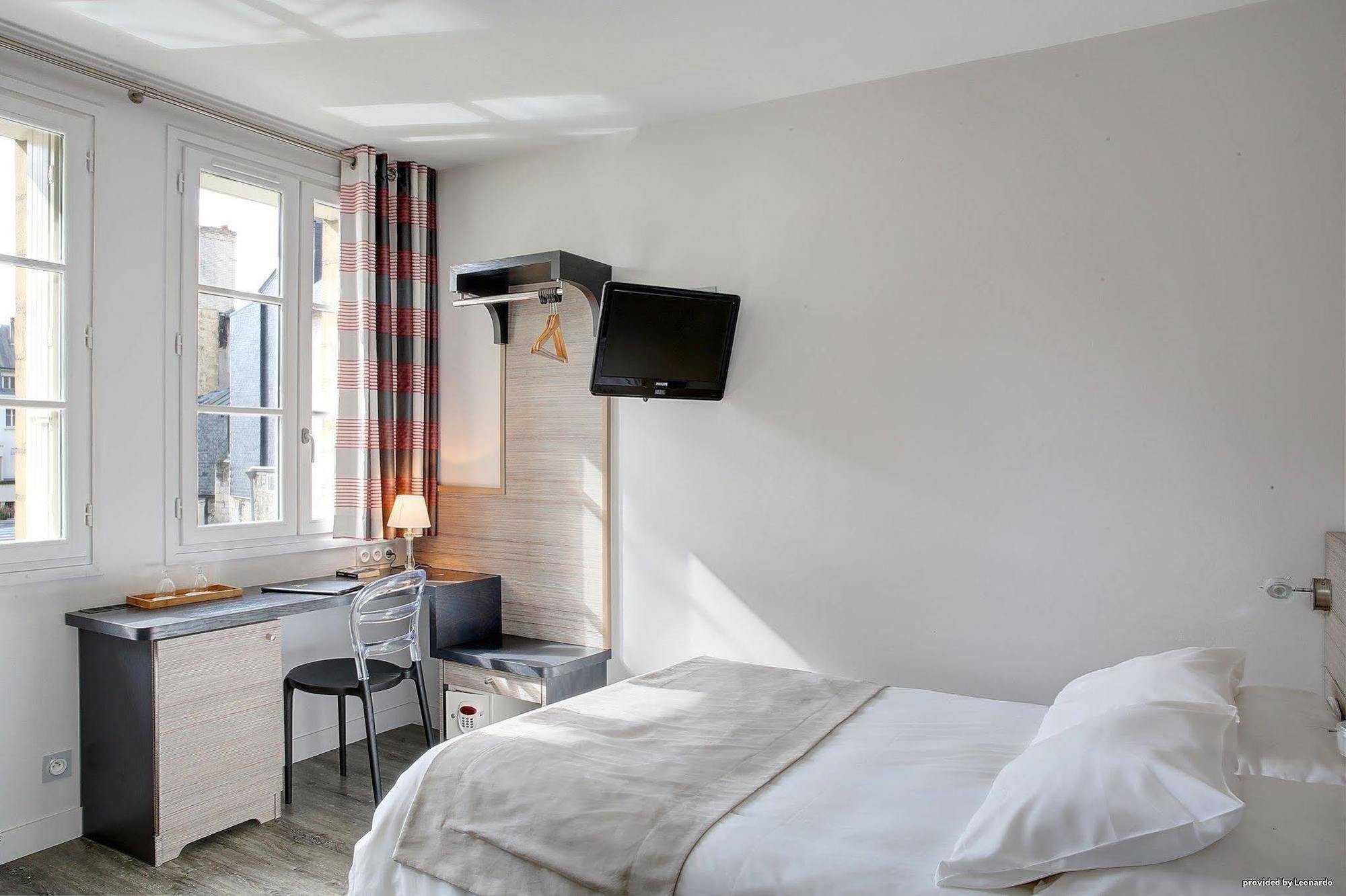 Hotel Restaurant Le Dauphin Et Le Spa Du Prieure 캉 외부 사진